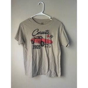 GM  1965 Corvette T-Shirt Beige Car Graphic Tee Medium Grunge